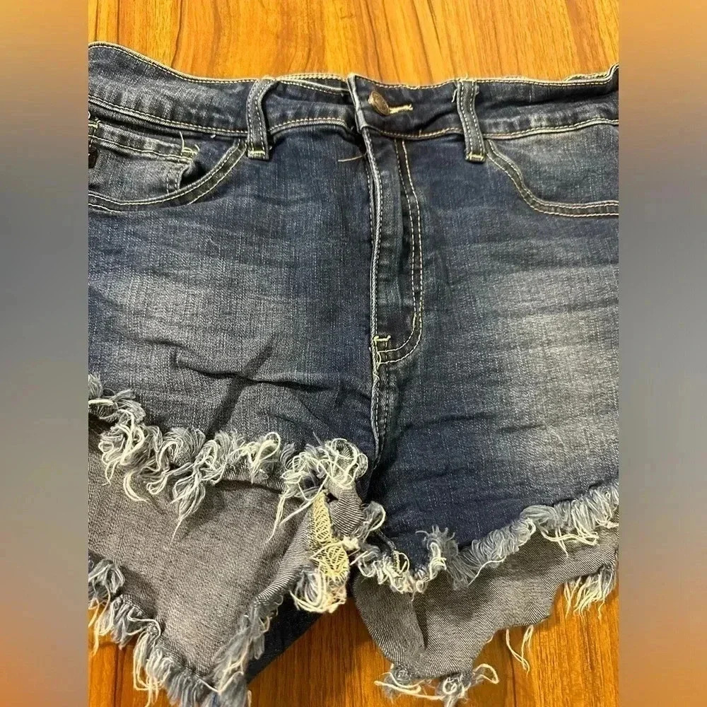 KANCAN Women’s Mid Rise Dark Denim Raw Hem Distressed Stretchy Shorts Size 29 - Picture 3 of 12